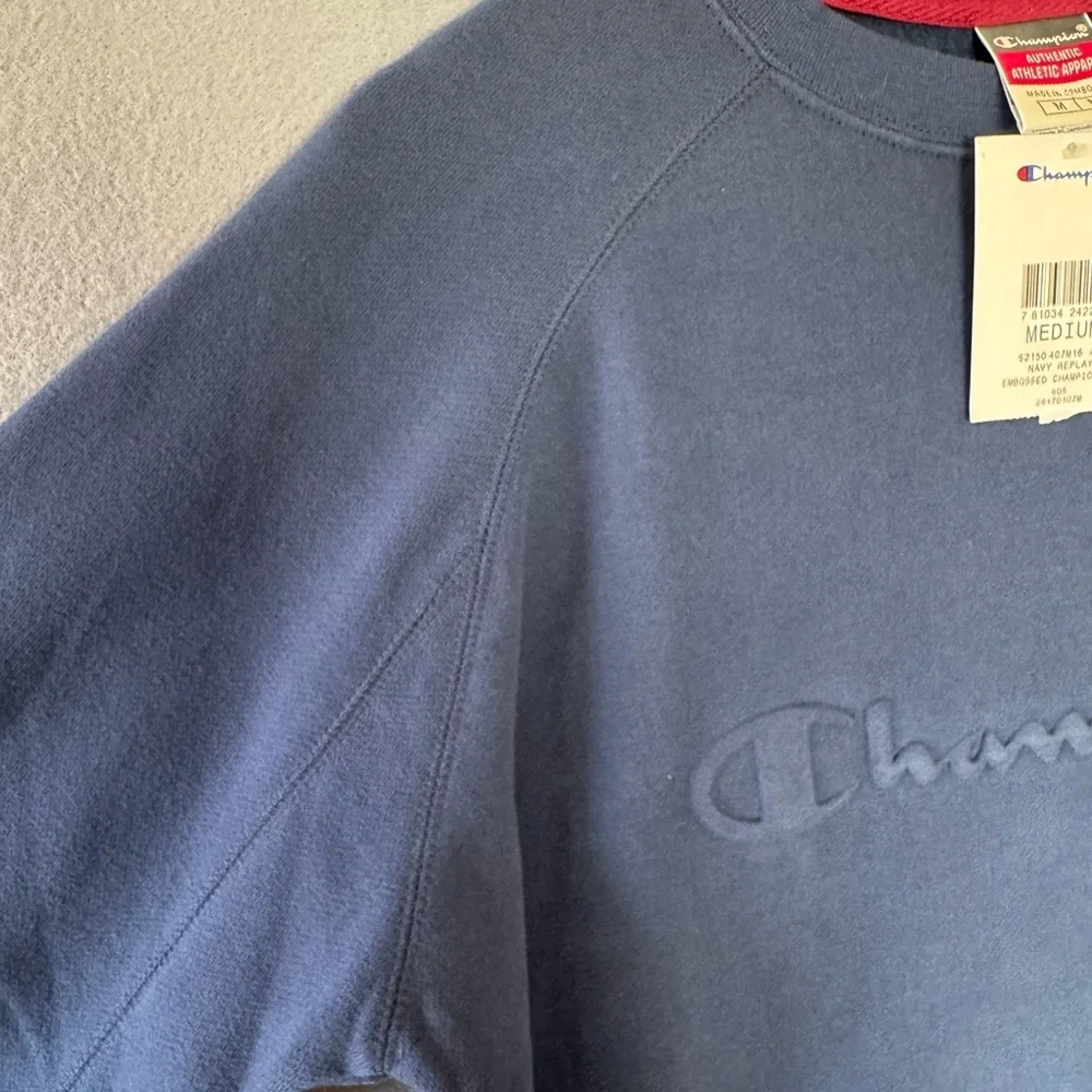 Champion Navy Embossed Logo Sweatshirt NWT Men’s Medium Classic Crewneck - Picture 5 of 13